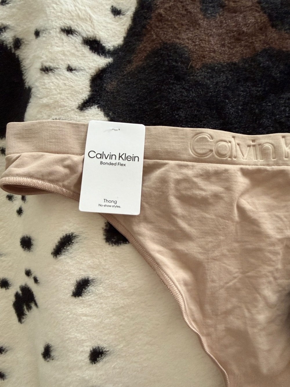 Calvin Klein Three-Pack Thongs - size medium Nude, Navy, Black new with tags